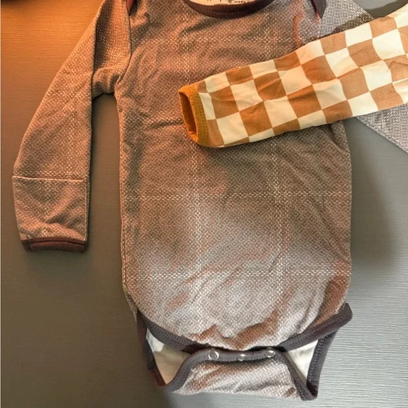 EUC Copper Pearl 3-6m Onsies - Picture 2 of 5